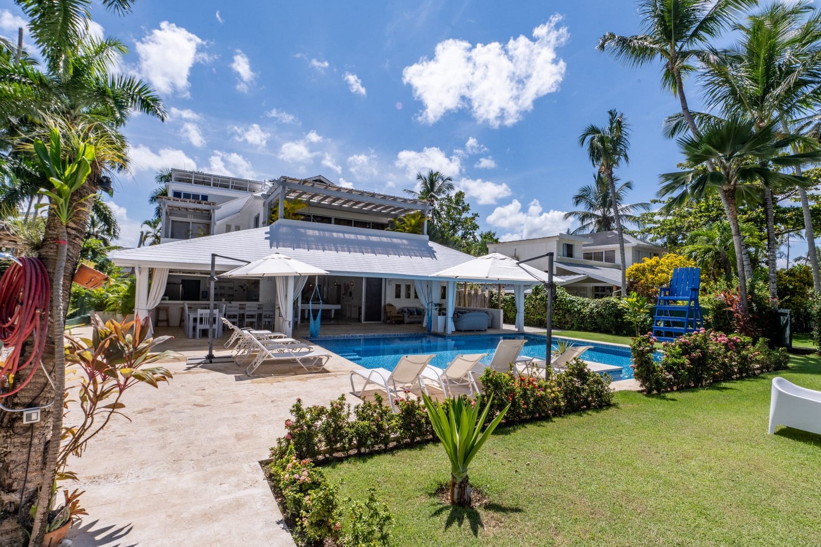 Beachfront Luxury Villa for Sale — Playa Las Ballenas