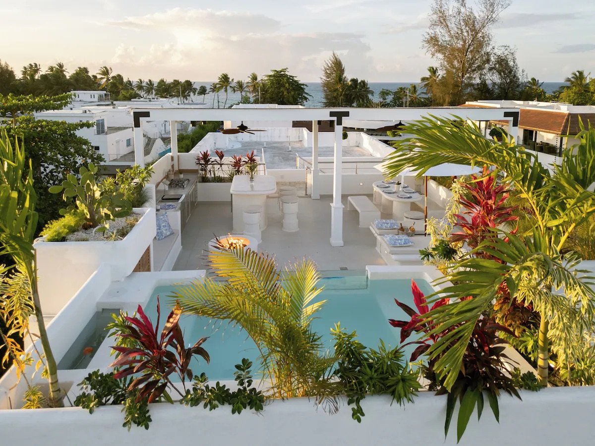 3-Bedroom 2-Level Penthouse in Punta Popi