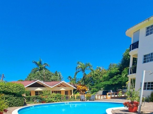 Discover a 2BR apartment for sale in Las Terrenas, Dominican Republic. Central location, pools, terrace, and strong vacation rental investment potential